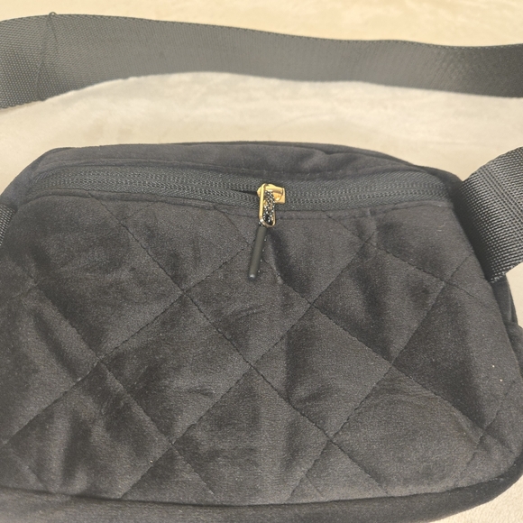 Wantable Velvet Quilted Belt Bag Black - Picture 7 of 13
